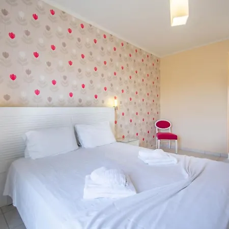 Emilia Hotel 2*